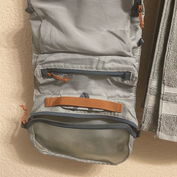 REI Shower Roll toiletry bag - Picture 4 of 5